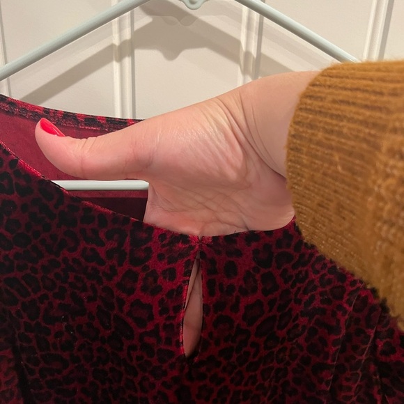 Vintage 8 CDC Red velvet leopard/cheetah print with Long Sleeves for Cocktail - Picture 2 of 9